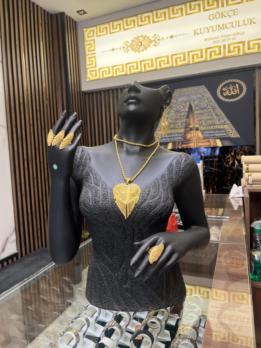 Hint kolyesi ve yüzük leri 22 ayar